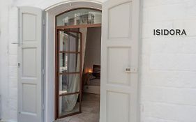 Isidora
